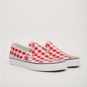 Vans / 8.5 women / Red & White Checkered Gingham Slip-Ons / Preppy / Colorful